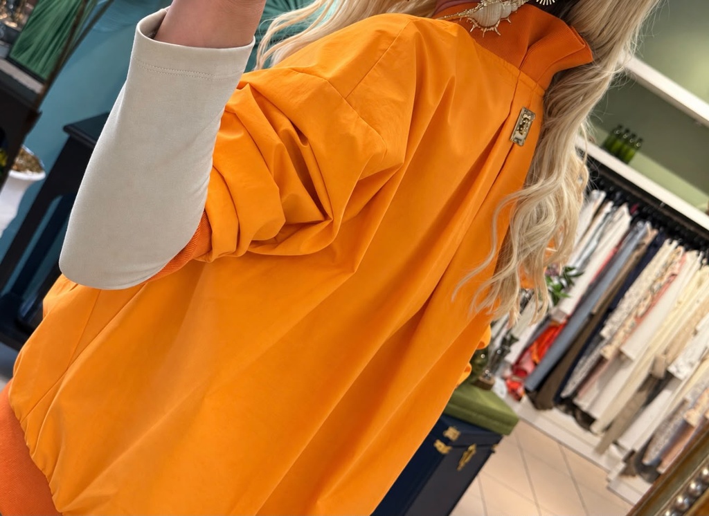 AURA Bomber