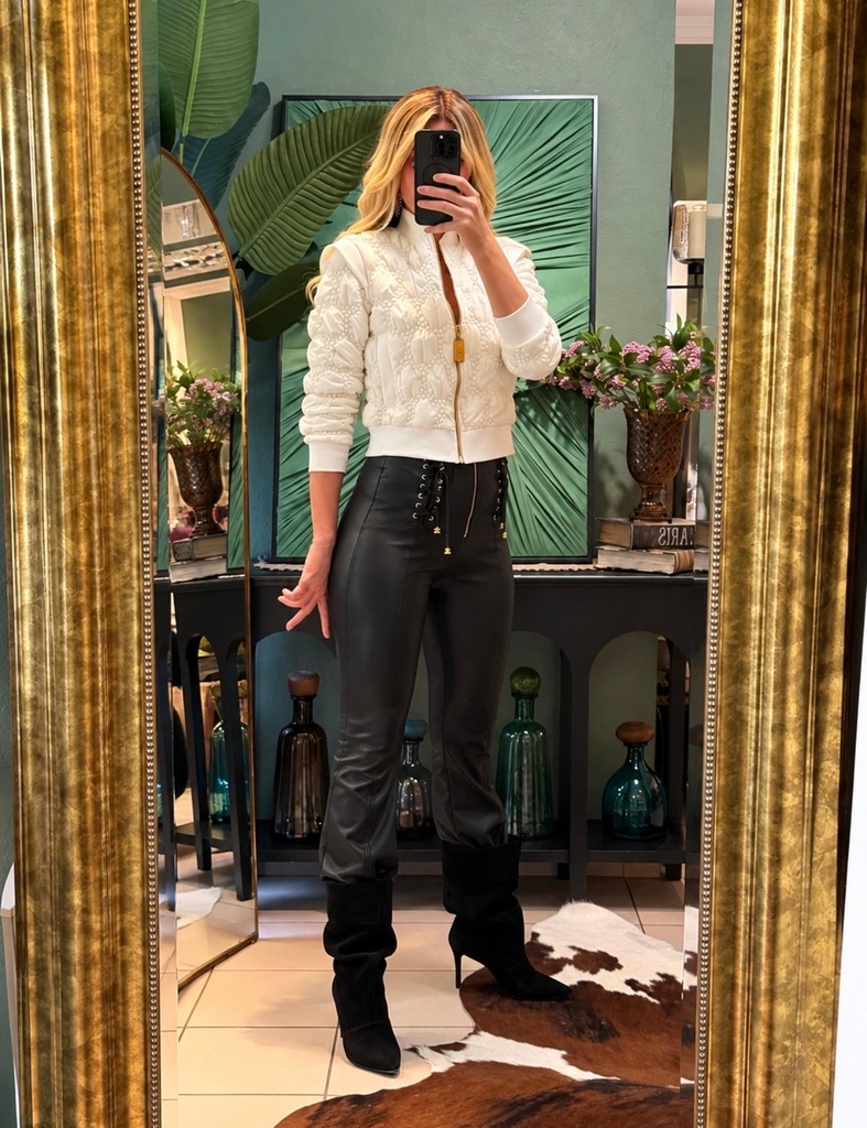 Nola Mont