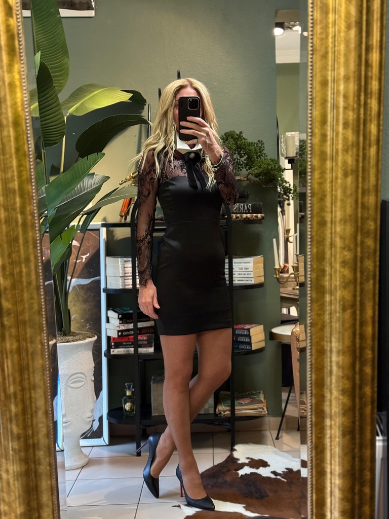 Noir Collar elbise