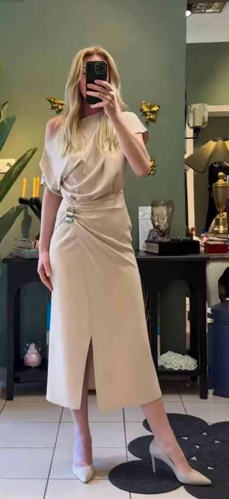 Bej Renk Toka Detaylı Elbise