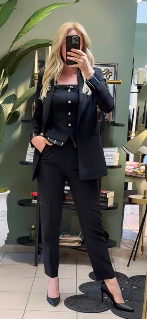 Siyah Üçlü Takım