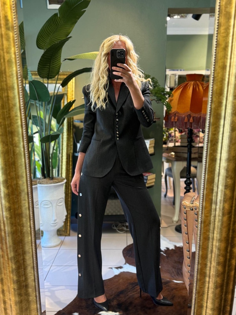 Zımba detay siyah renk takım