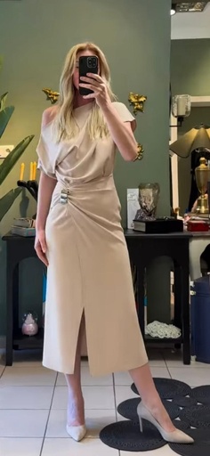 Bej Renk Toka Detaylı Elbise