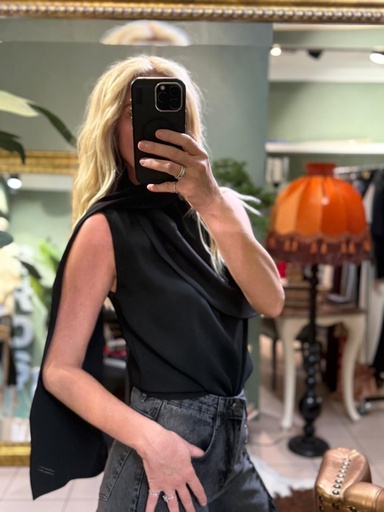 Atkı Detay Siyah Bluz