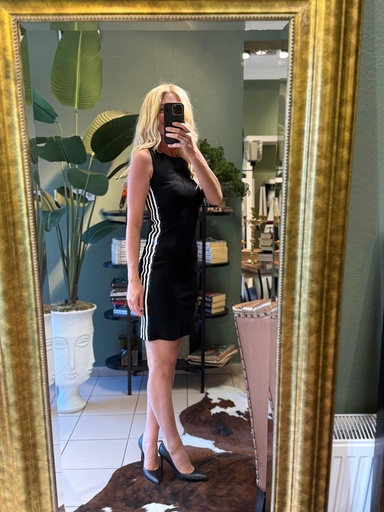 Payet Detaylı Elbise