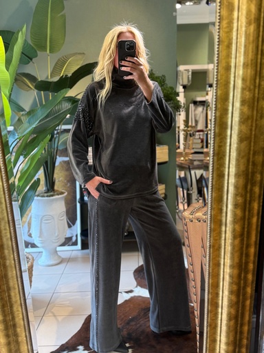 Gri Renk Omuz Taş Detaylı Takım